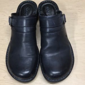 Born Slip on Clogs/Mules Size 11 M